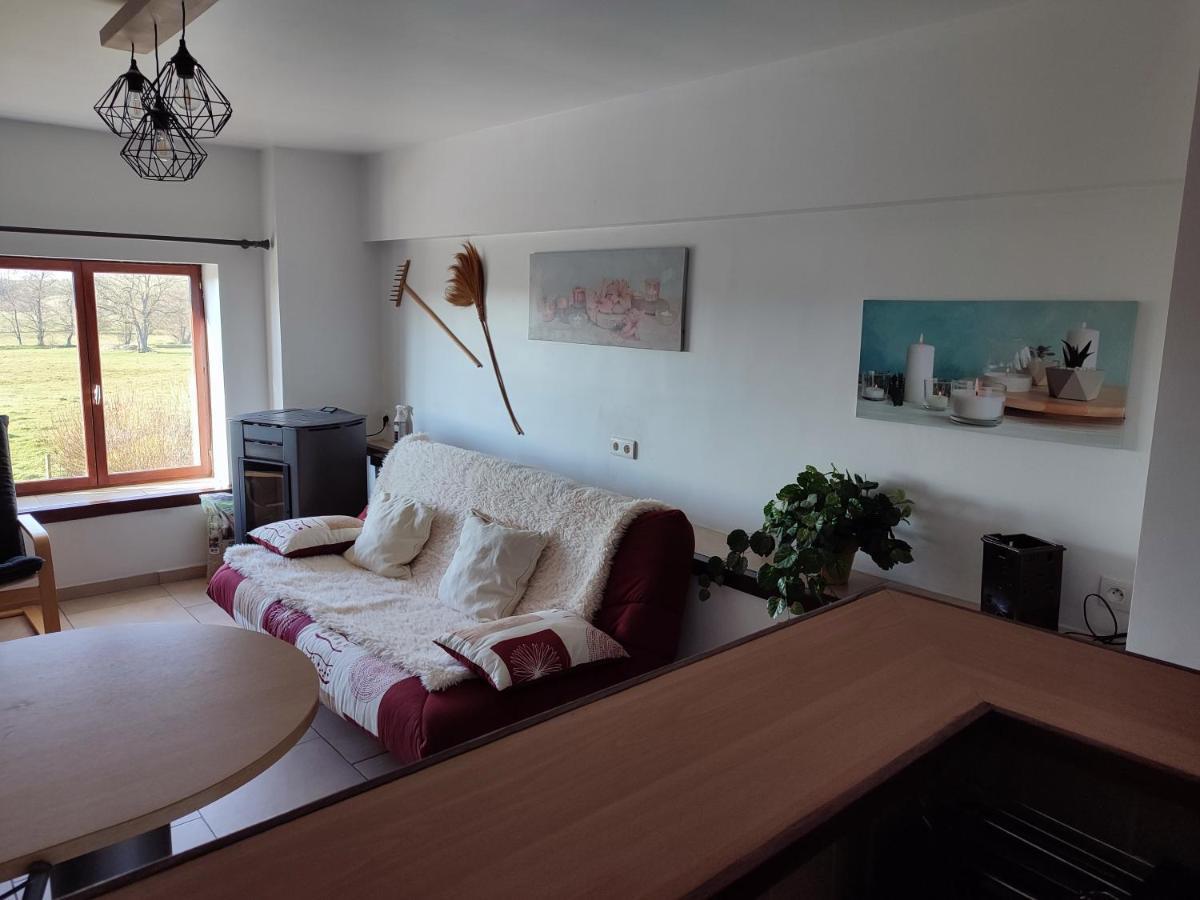Le Champs Des Lievres Apartment Beaumont Exterior photo