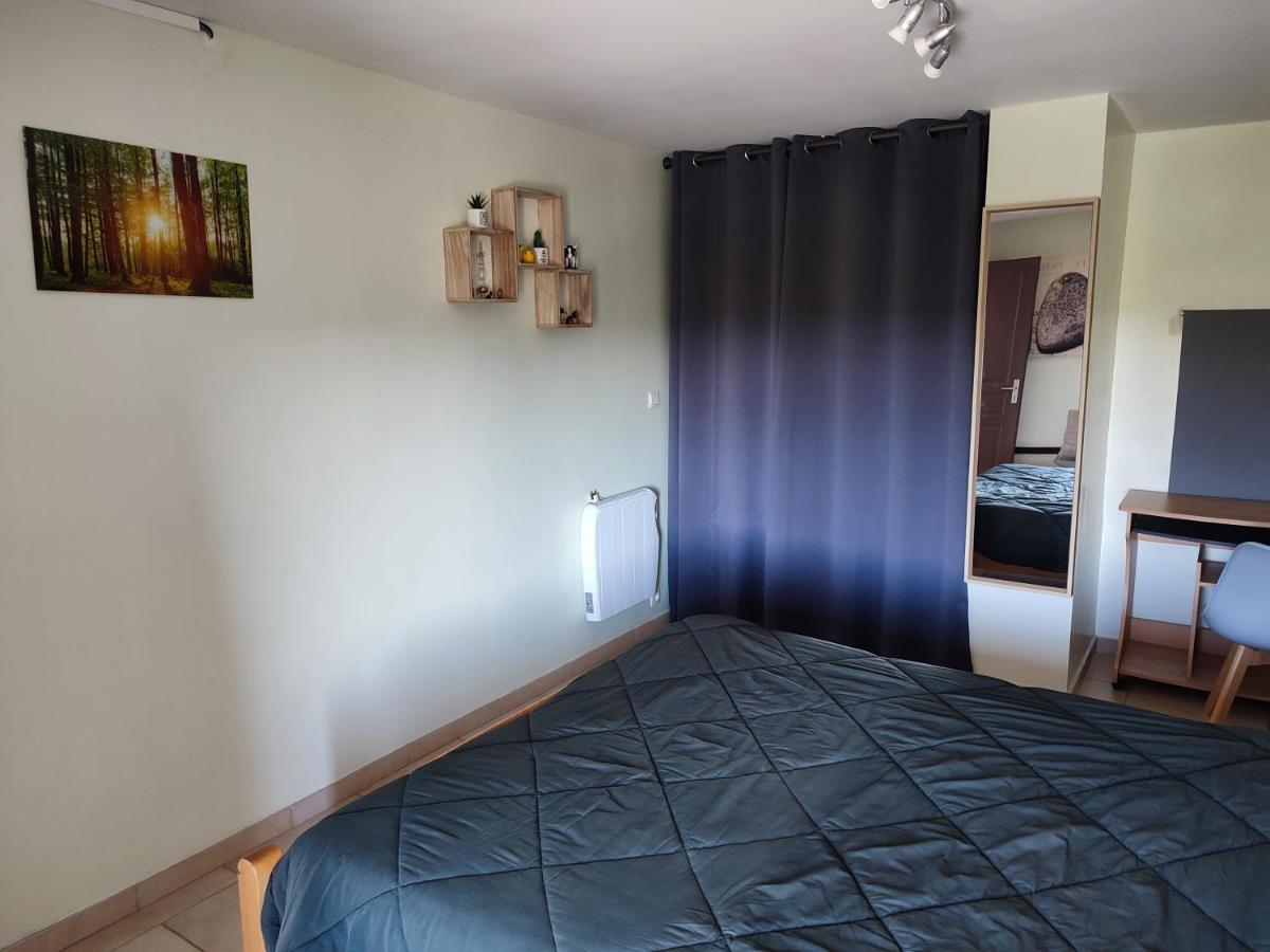 Le Champs Des Lievres Apartment Beaumont Exterior photo
